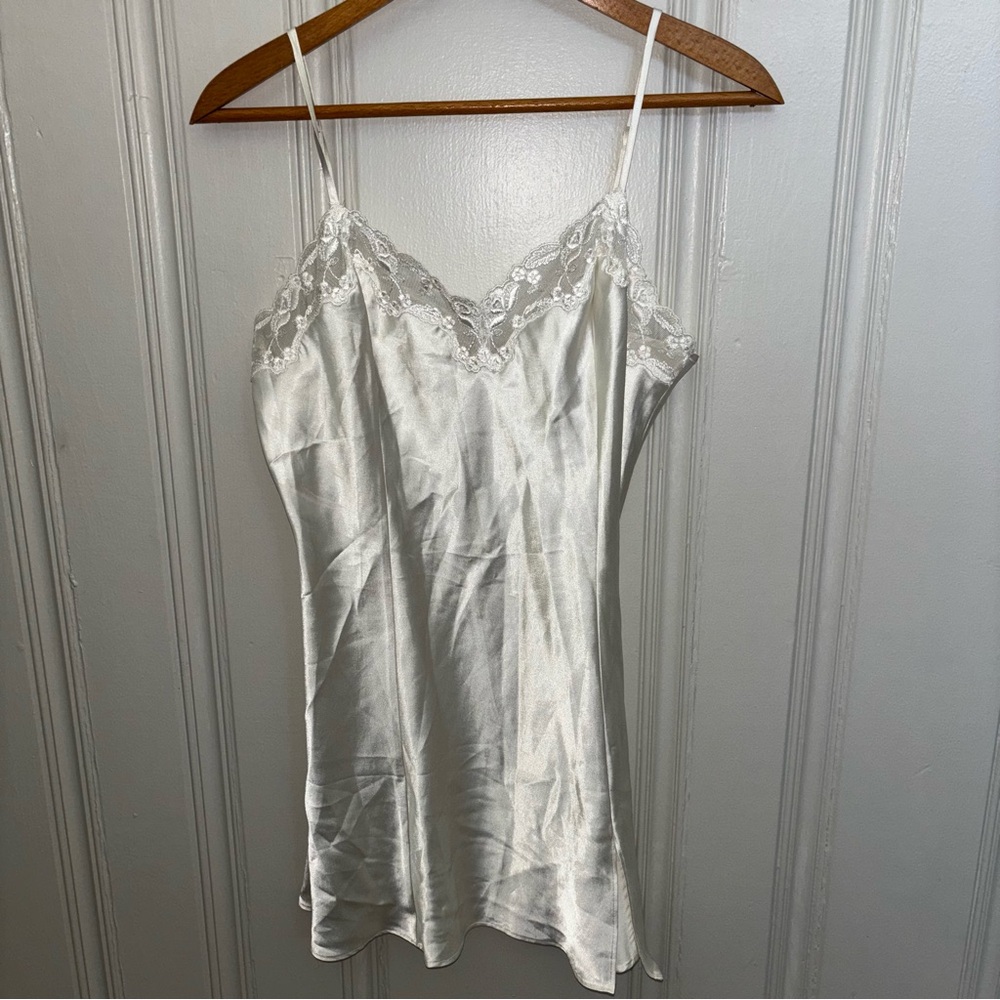 Victoria’s Secret Medium White Satin Lace Trim Mini Slip Dress Coquette Sexy